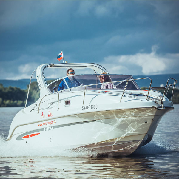 Výlet motorovým člnom po Dunaji