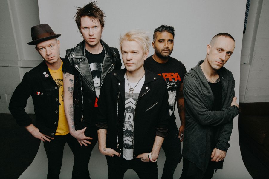 picture SUM 41 + SIMPLE PLAN (special guest)